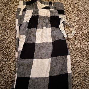 Old Navy black and white checkered Pj pants
